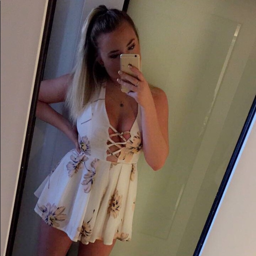 **SUMMER ROMPER**